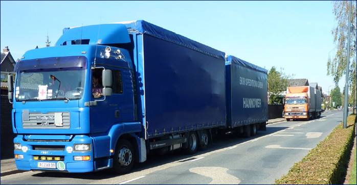 Vrachtwagen vertrekt uit Apeldoorn